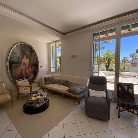 Charmante A Avec Climatisation Et Parking, Proche Port Et - Fr-1-100-346 Villa *